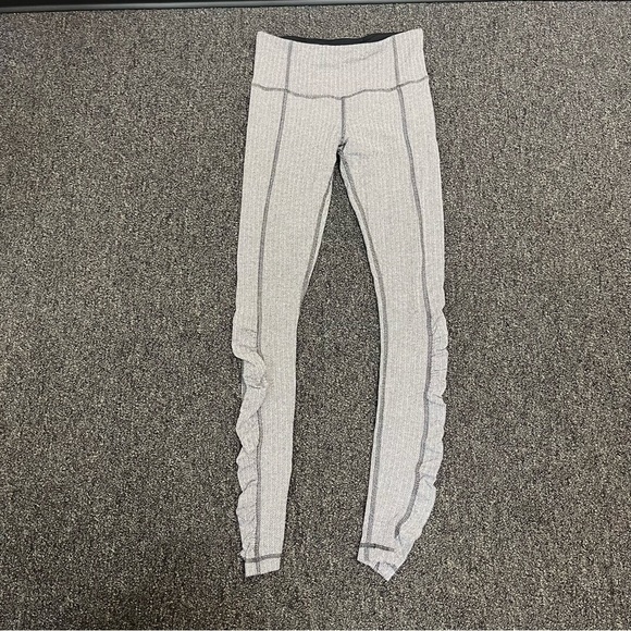lululemon athletica Pants - Lululemon Athletica Textured White Leggings